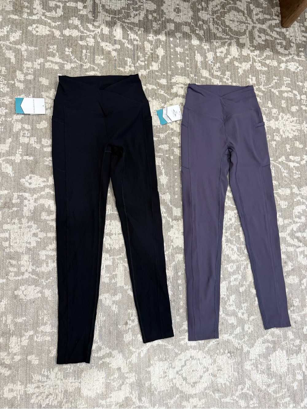 Heathyoga NWT Ribbed V-Waist Leggings with Pockets 2 pairs size xs